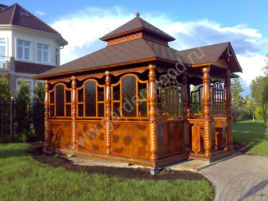 Цветные беседки из дерева