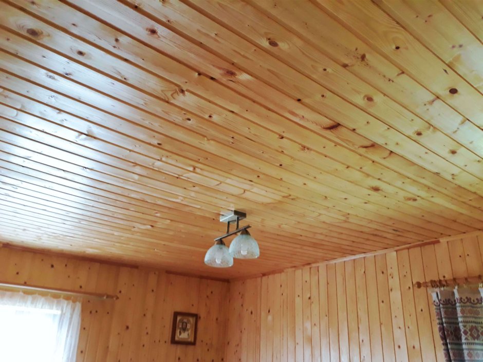 Реечный потолок из вагонки