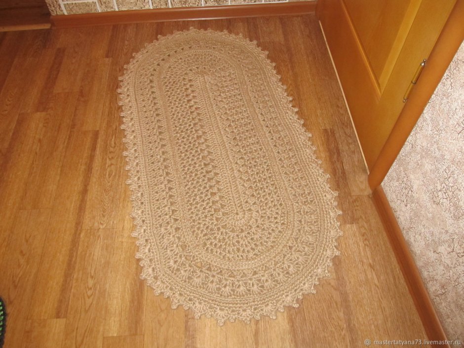 Овальный коврик из джута