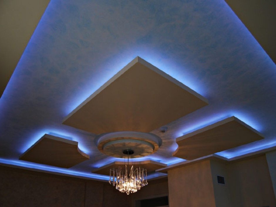 Гипсовый потолок с подсветкой