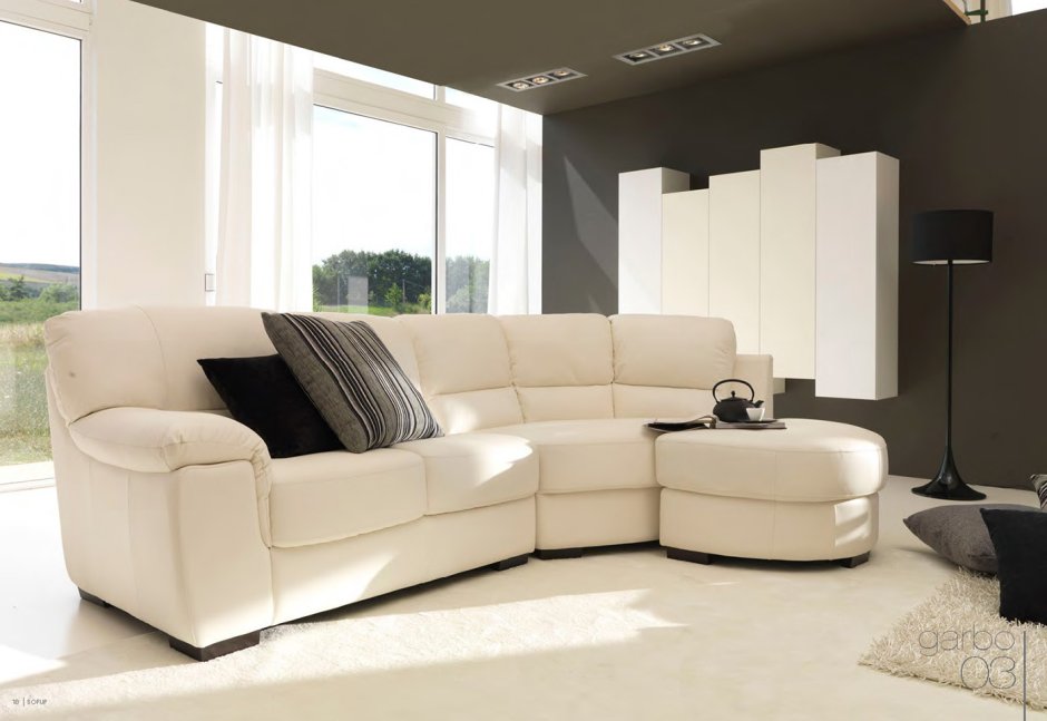 Белый модульный диван многоместный