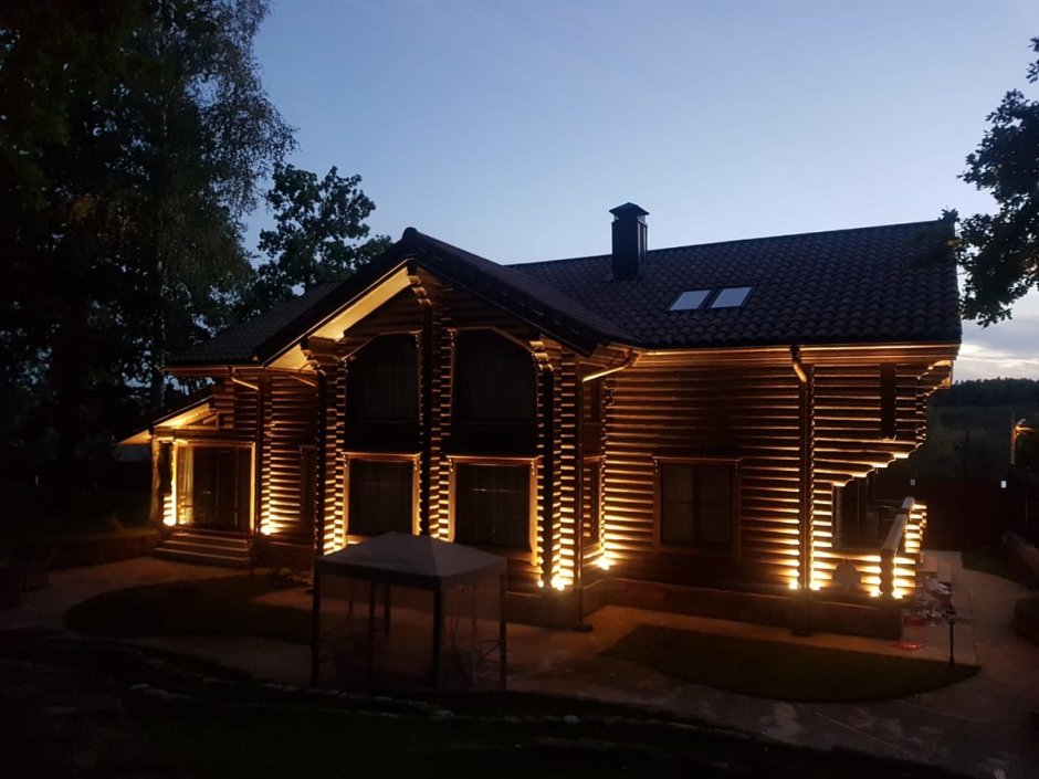 Подсветка домов из бревна