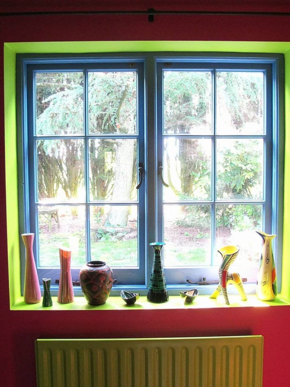 Цветные пластиковые окна в интерьере