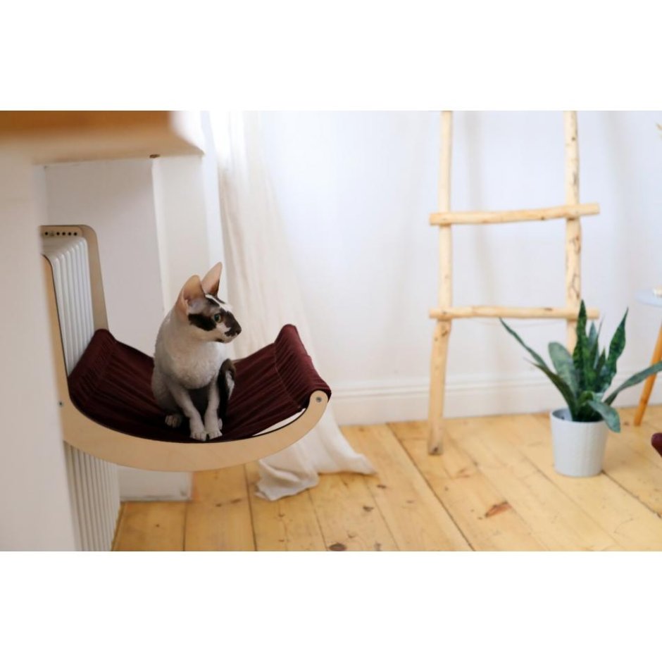 Лежанка для кота на батарею