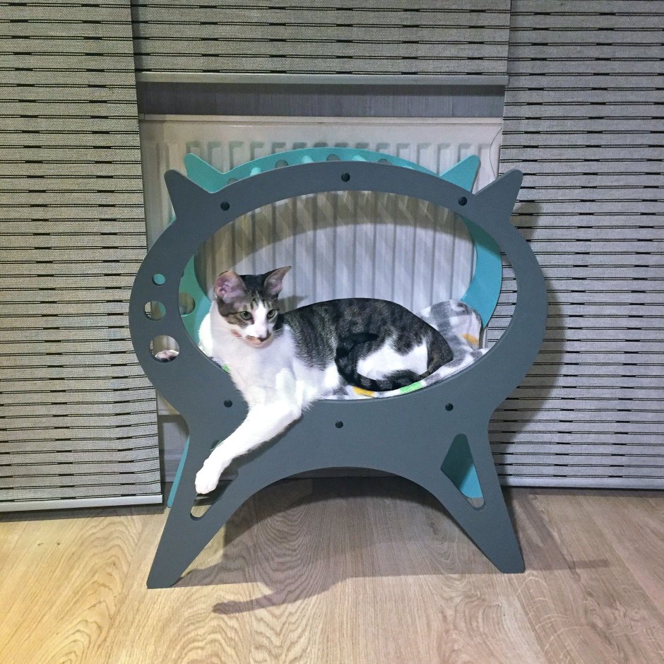 Лежанка для кошки на батарею