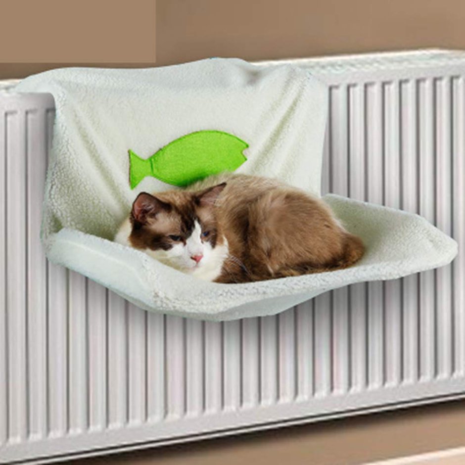 Лежанка для кота на батарею