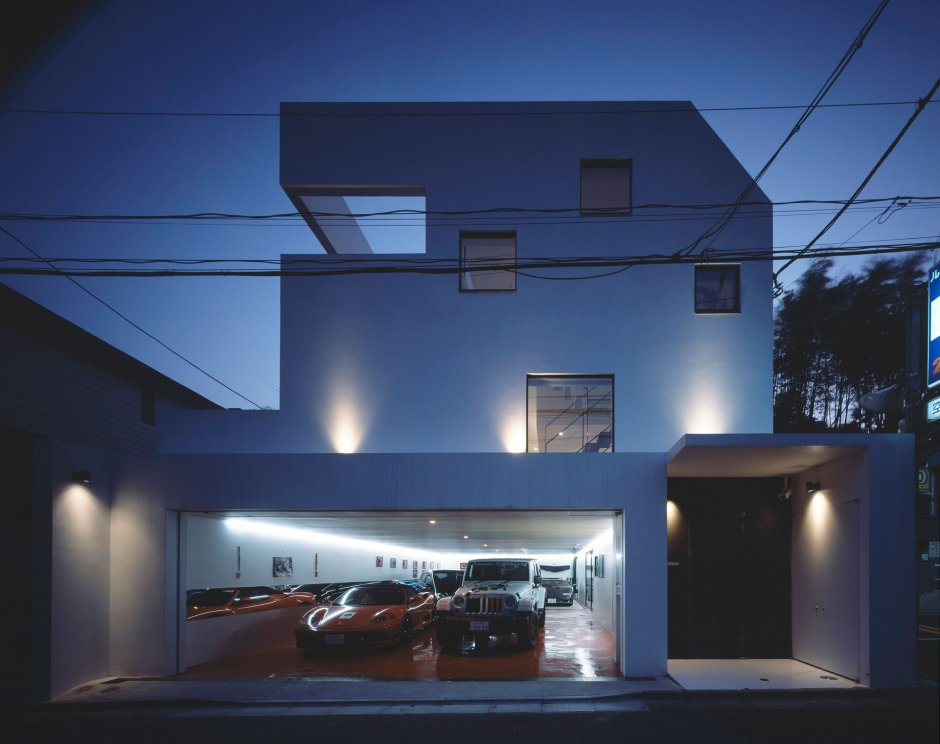 Дом с гаражом в стиле хайтек