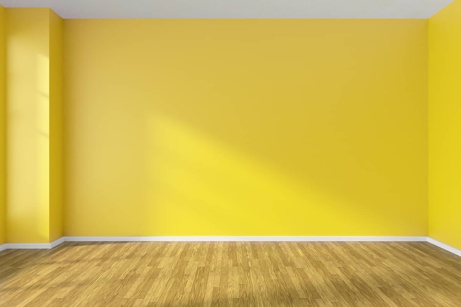 Комната с желтыми стенами пустая