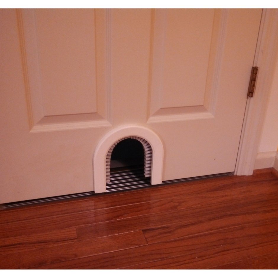 Дверь с дверцей для кошки межкомнатная