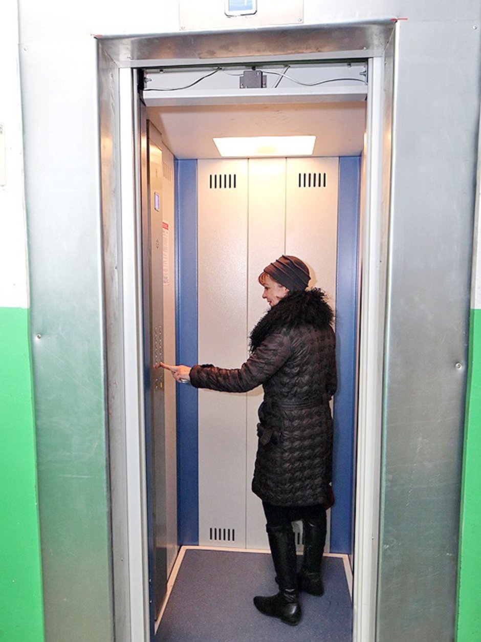 Лифт в подъезде