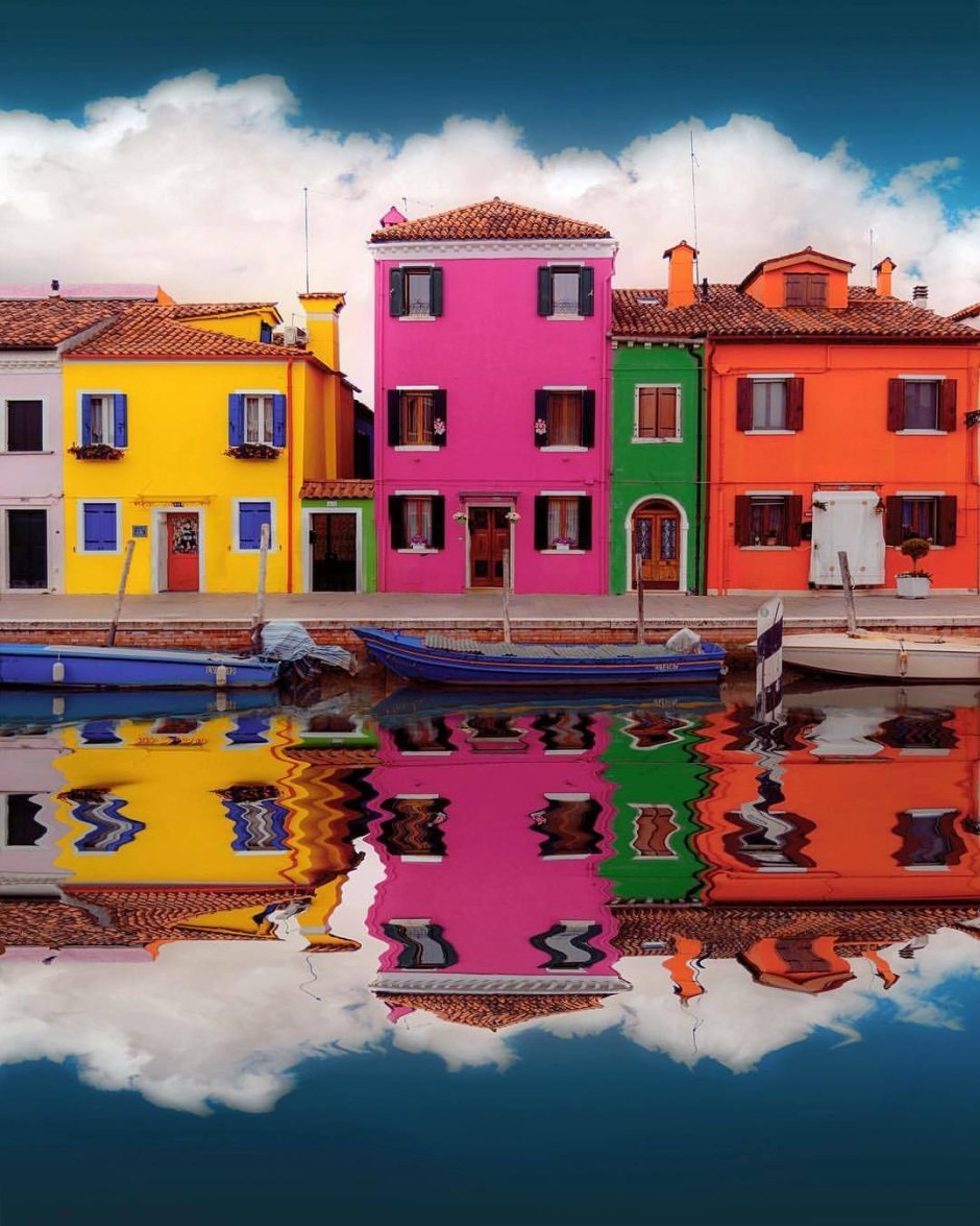 Яркие домики Буран в Венеции