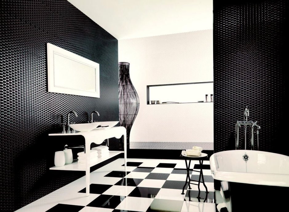 Черно белая плитка в ванной