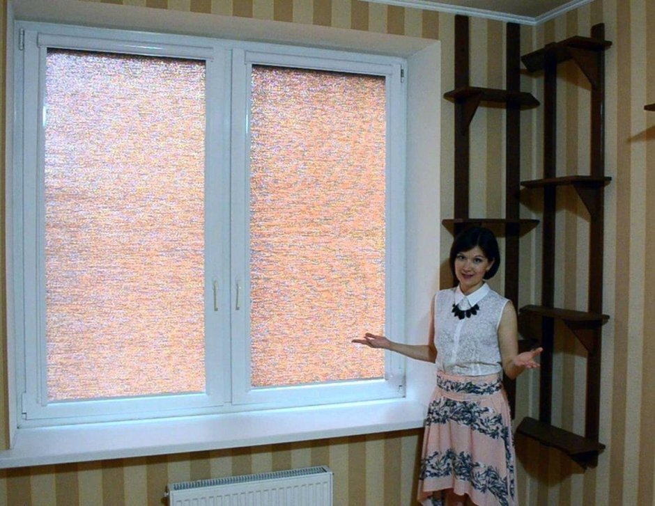 Наклеить шторы на пластиковые окна