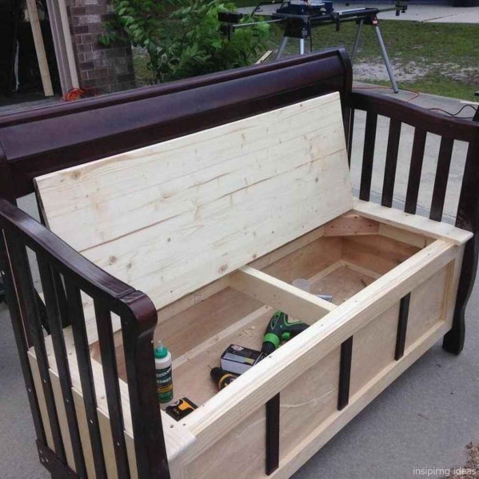 Скамья из детской кроватки