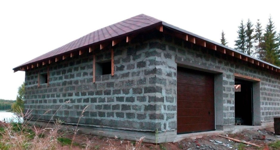 Сарай из арболитовых блоков