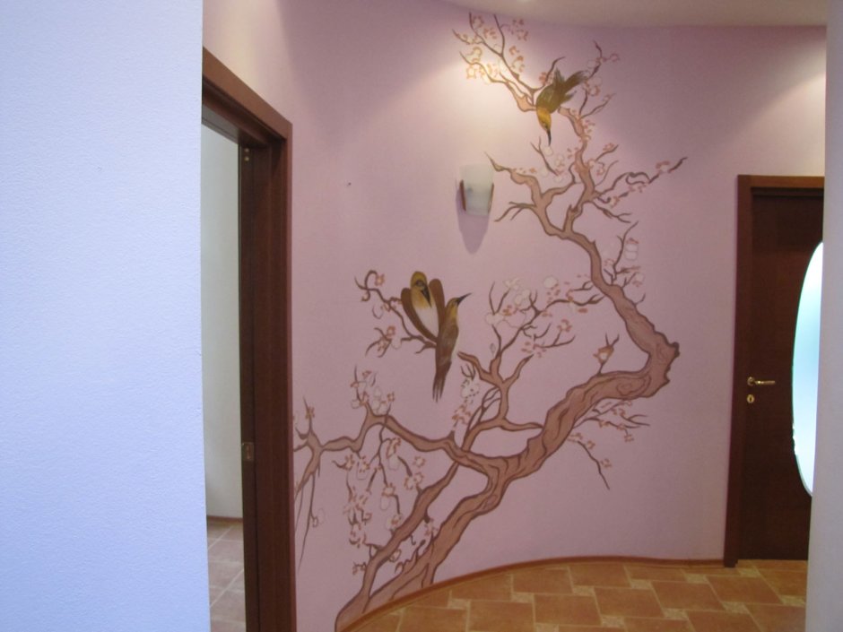 Рисунок на стене в коридоре