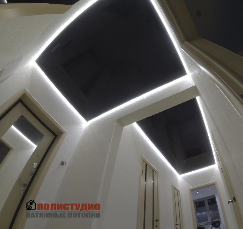 Натяжной потолок черный глянец