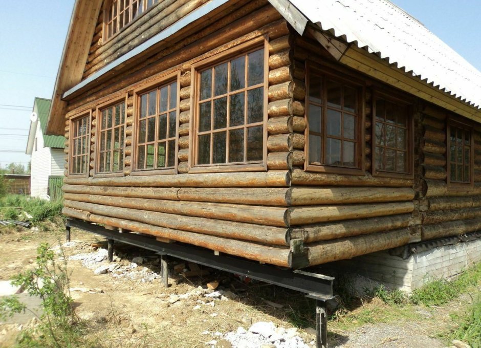 Отреставрированный деревянный дом