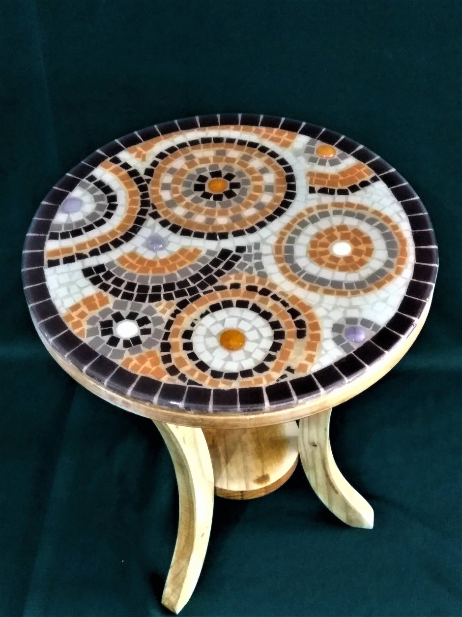 Стол из марокканской мозаики