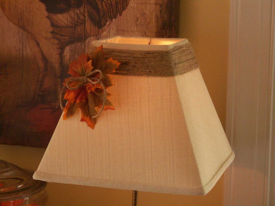 Настольная лампа с прямоугольным абажуром
