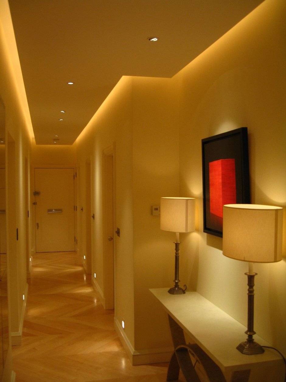 Подсветка потолка в коридоре