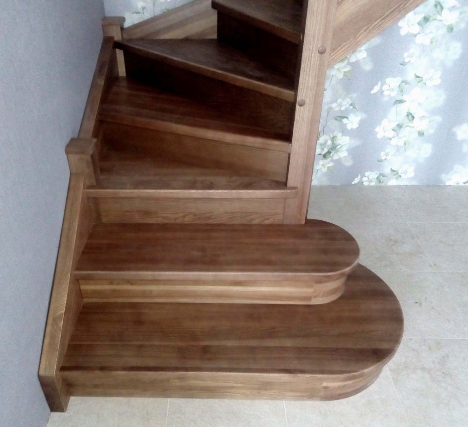 Ясень ступени для лестницы