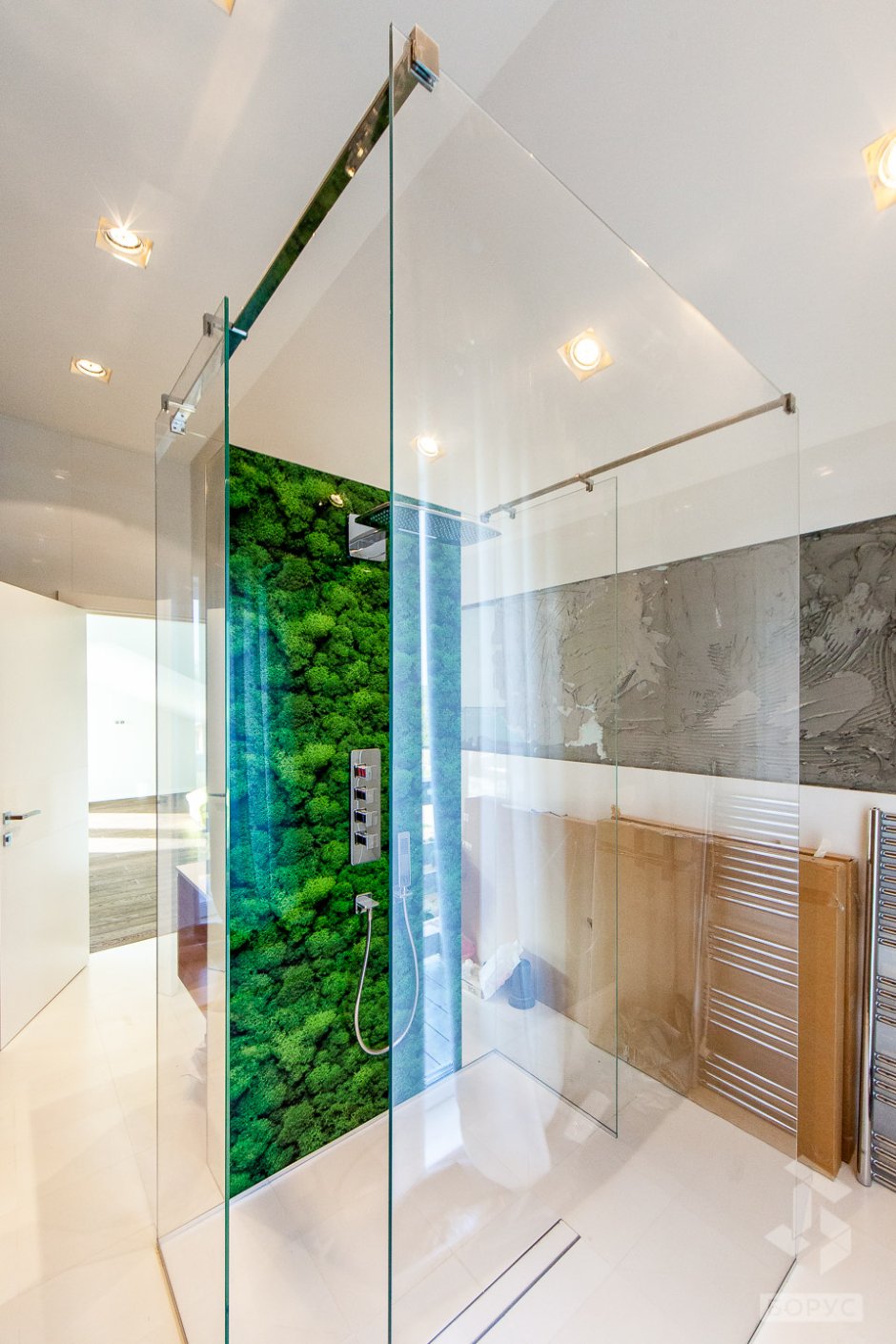 Стеклянная перегородка в ванную