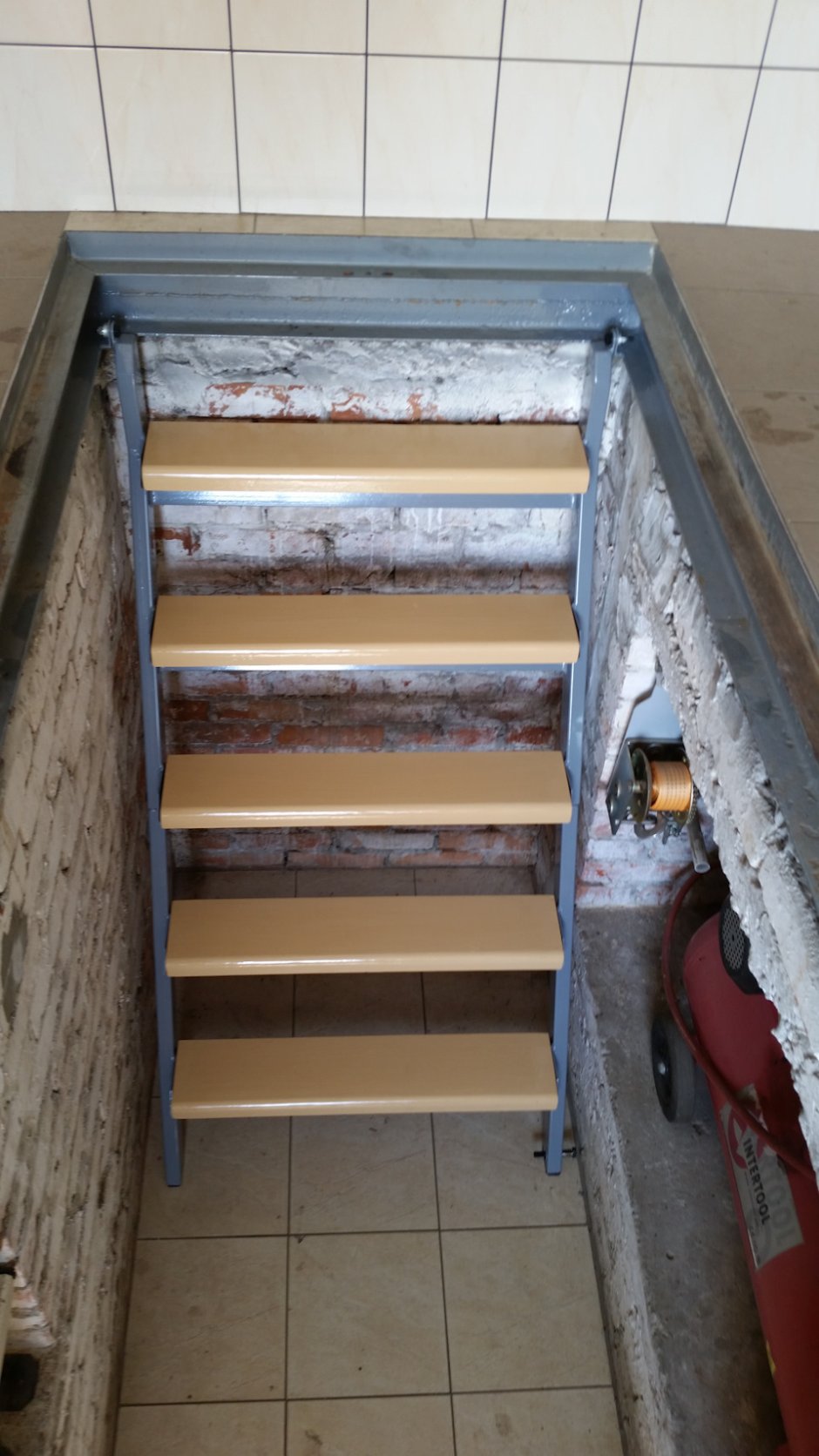 Ширина лестницы 600 мм в смотровую яму