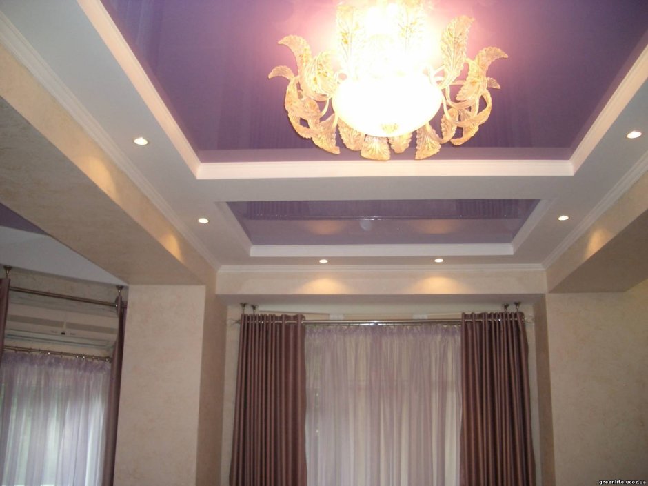 Комбинированный потолок гипсокартон и натяжной в гостиной