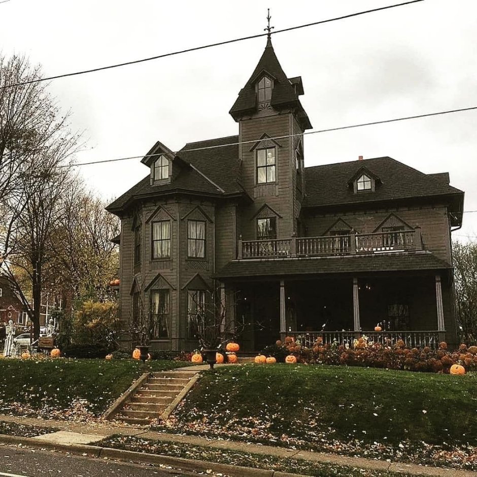 Dark House 100