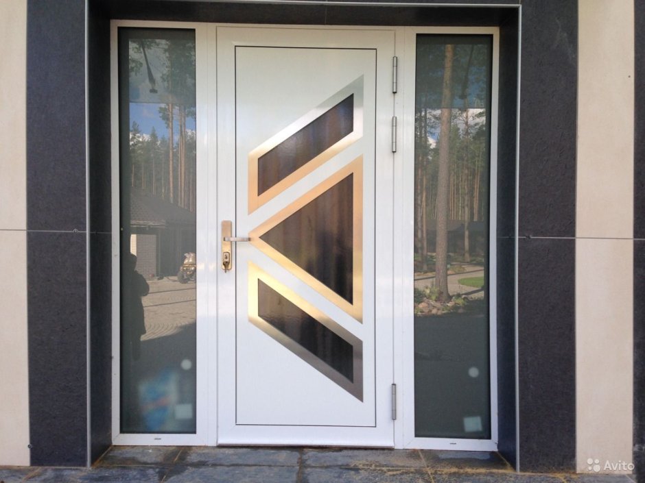 Алюминиевые двери со стеклом входные