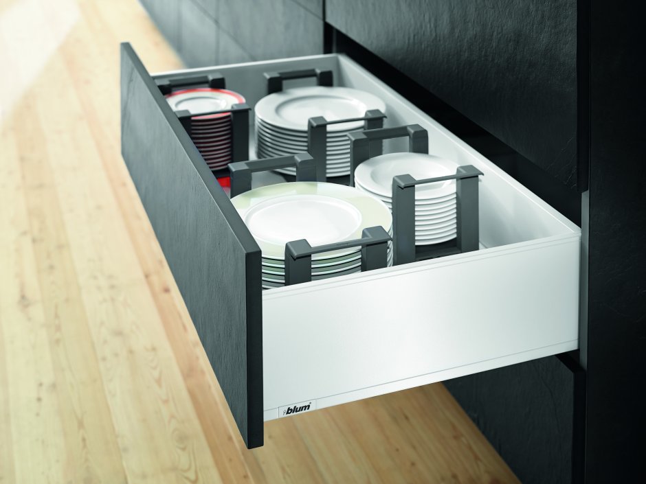 Выдвижные ящики LEGRABOX Blum