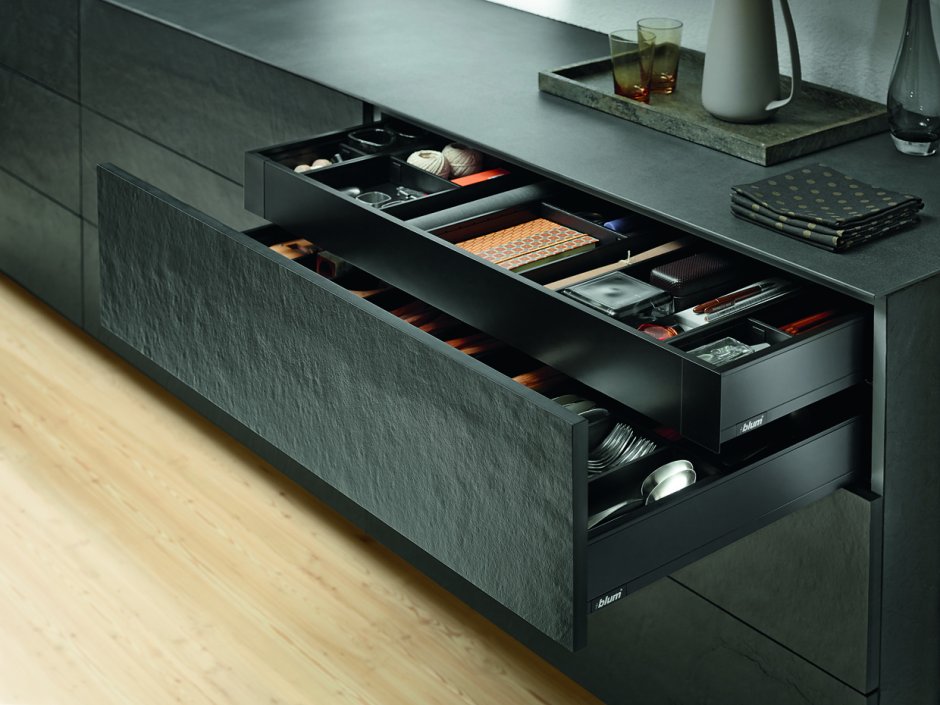 Выдвижные ящики LEGRABOX Blum
