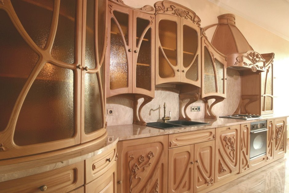 Резной кухонный гарнитур из дерева