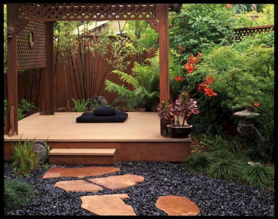 Место для медитации во дворе
