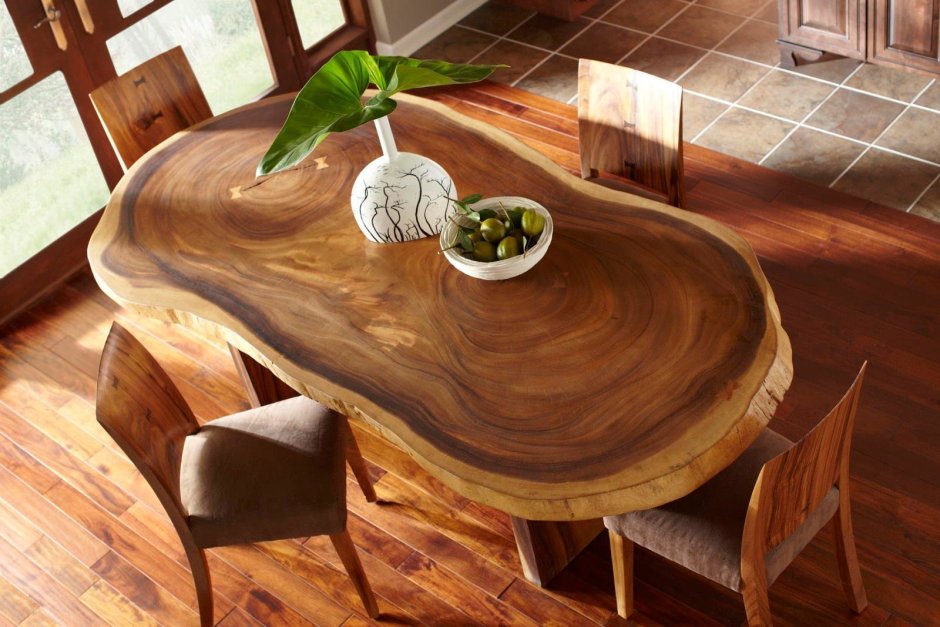 Кухонный стол из натурального дерева