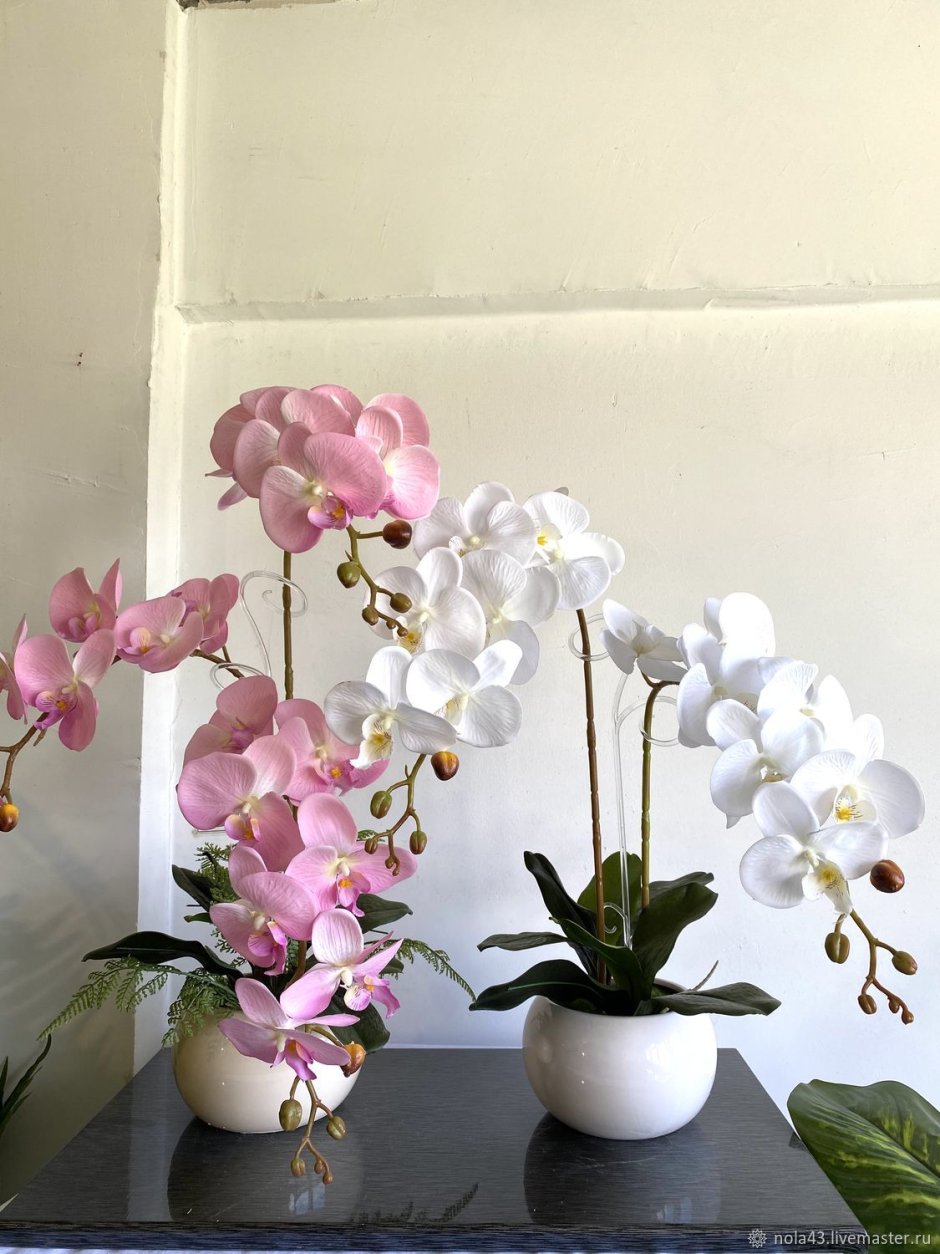 Композиции с орхидеями искусственными