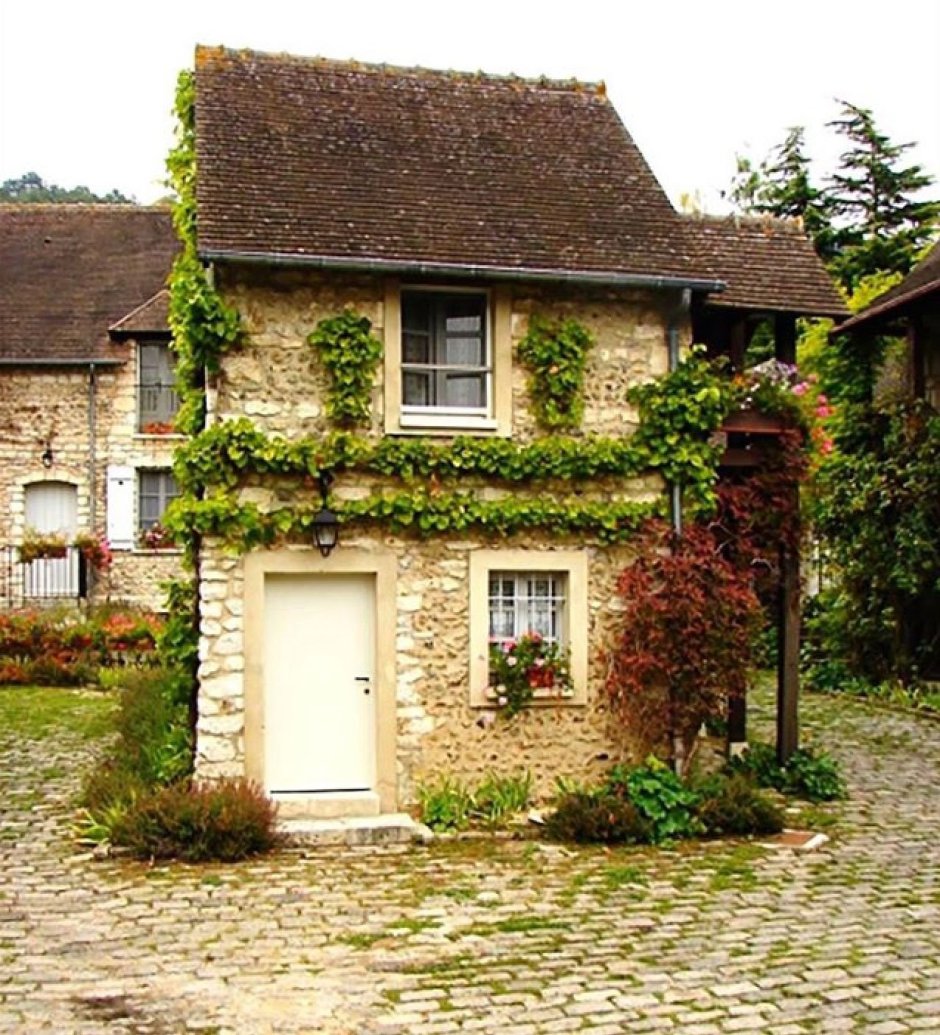 Маленький домик во Франции
