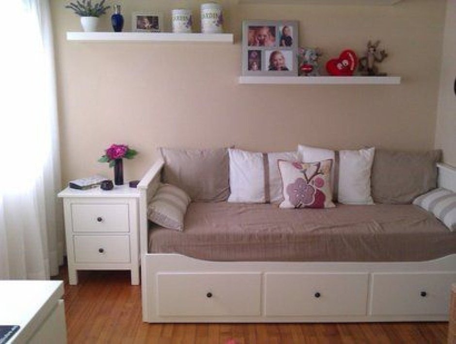 Кровать кушетка икеа ХЕМНЭС В детской