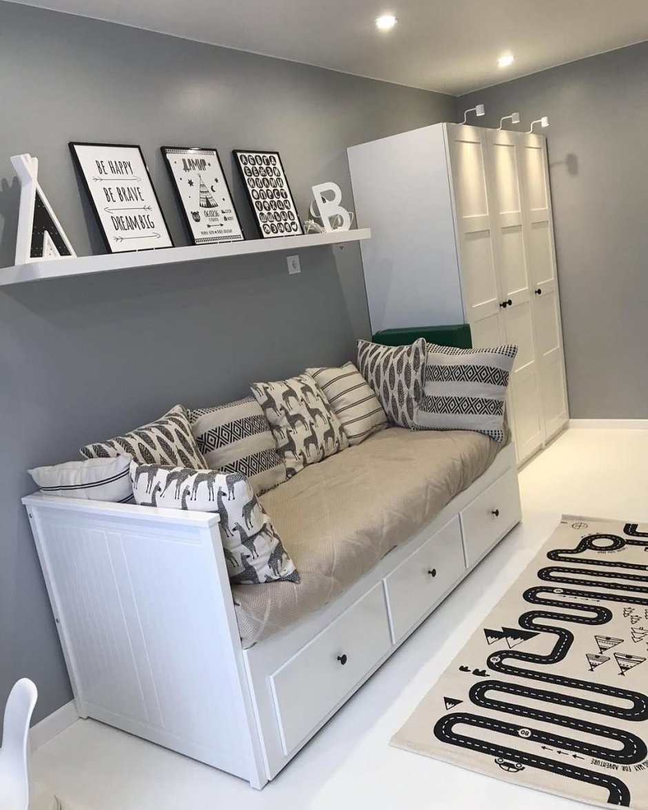 Кушетка икеа ХЕМНЭС В интерьере