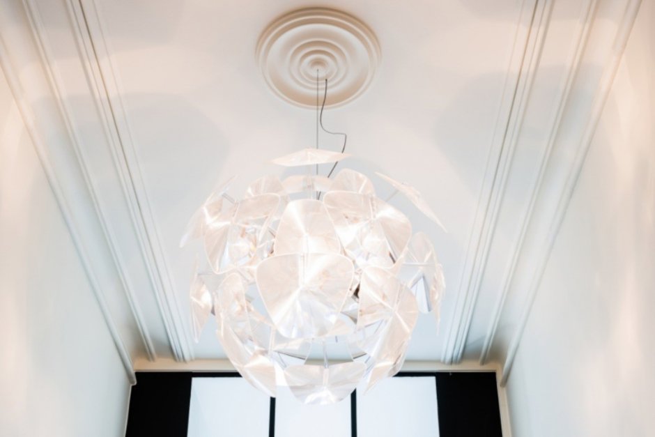Розетка Orac Decor Luxxus r09