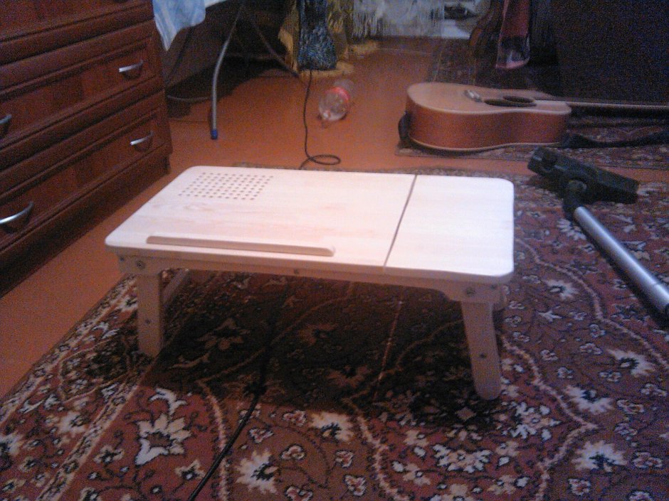Самодельный столик для ноутбука в кровать