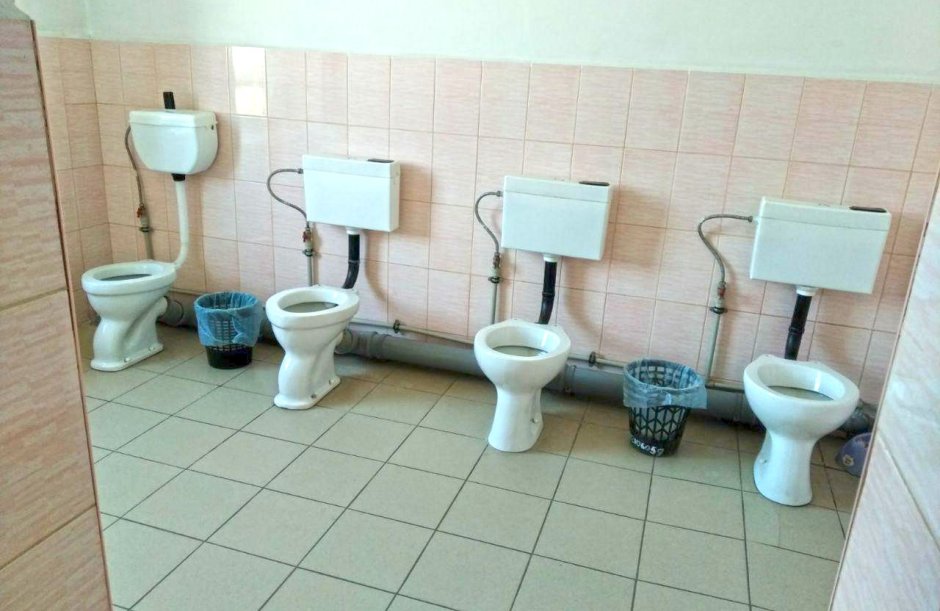 Туалет в школе