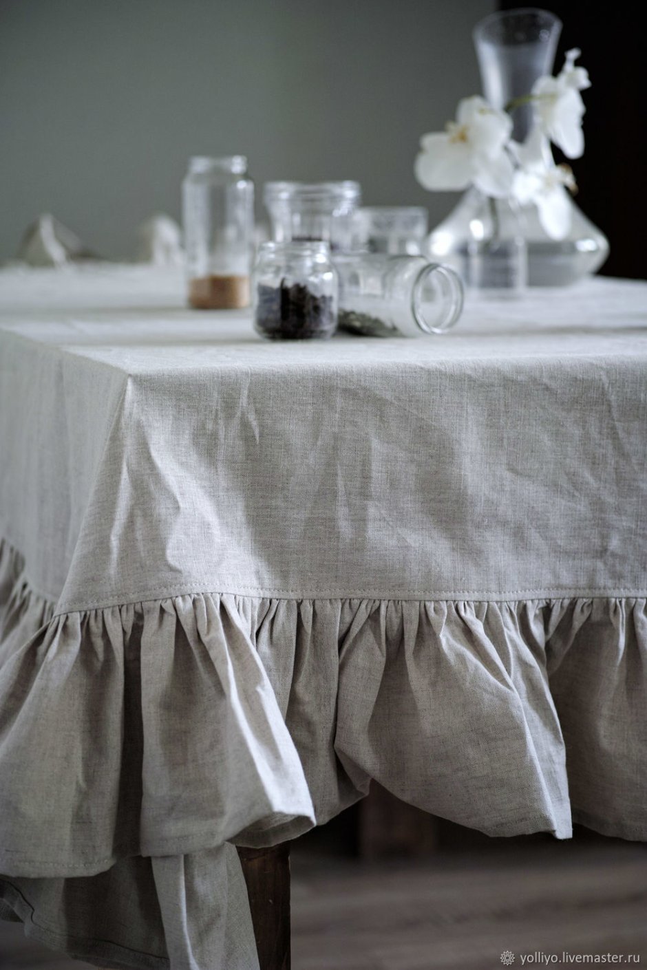 Скатерть с оборкой
