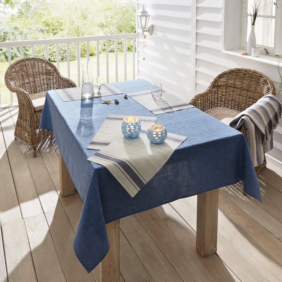 Синяя скатерть