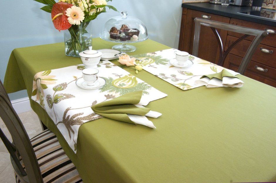 Зеленая скатерть