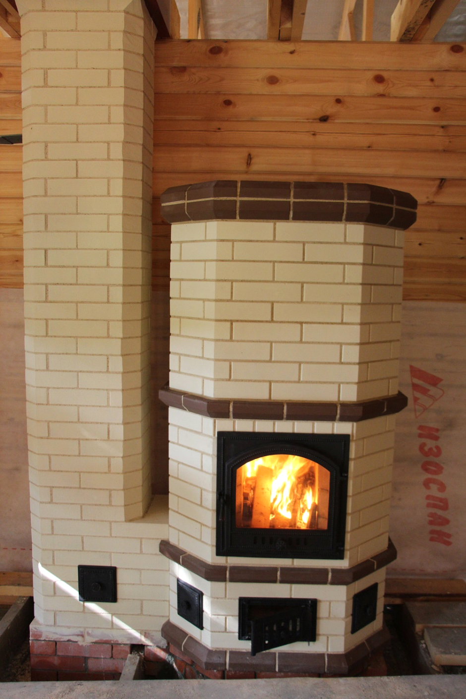 Печь-камин из кирпича
