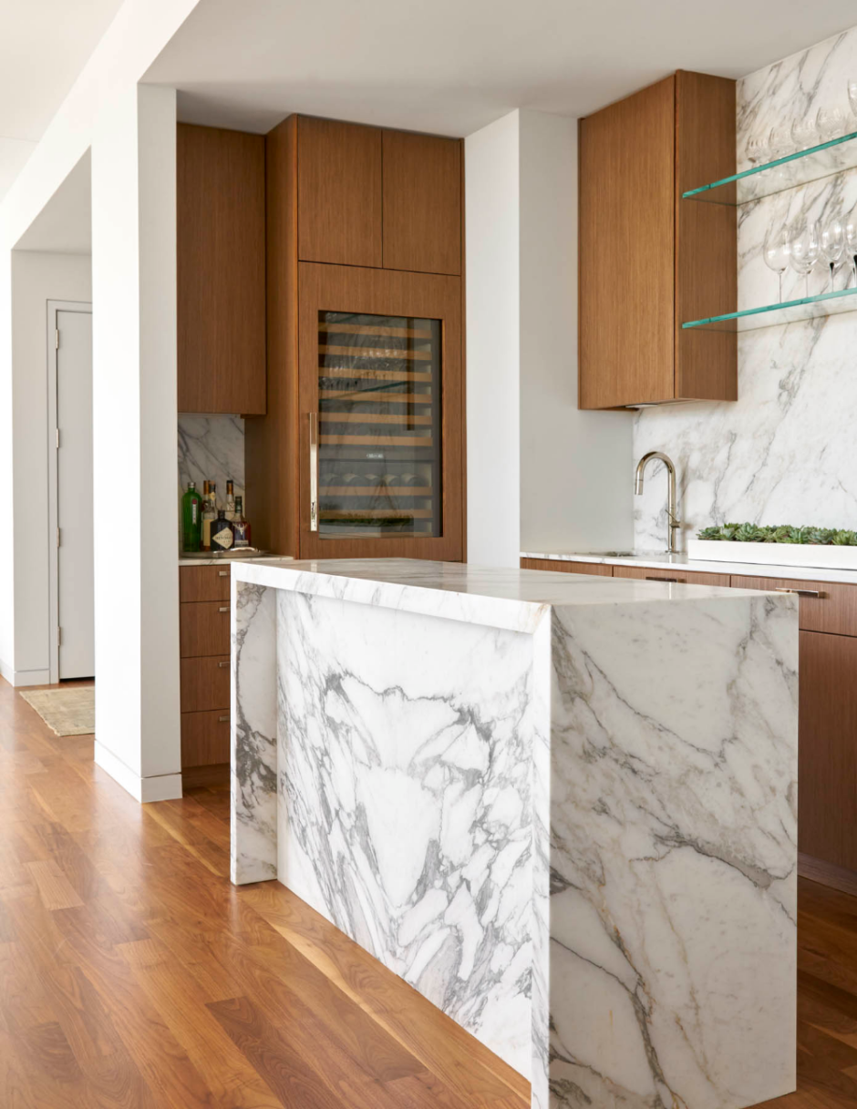 Плитка Calacatta Gold в интерьере кухни