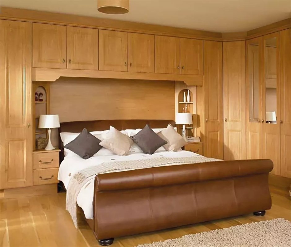 Мебель для спальни со шкафами над кроватью