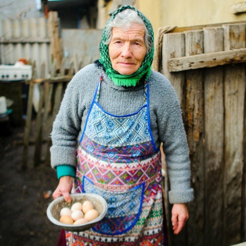 Бабушка в деревне
